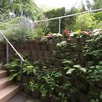 Fewo In Familienhaus Mit Garten, Terrasse, Carport Mit E-Ladestation, Suedost