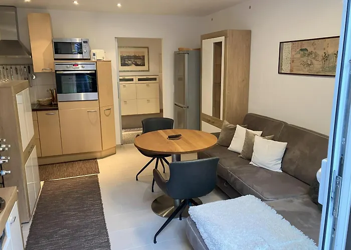 Fewo In Familienhaus Mit Garten, Terrasse, Carport Mit E-Ladestation, Suedost