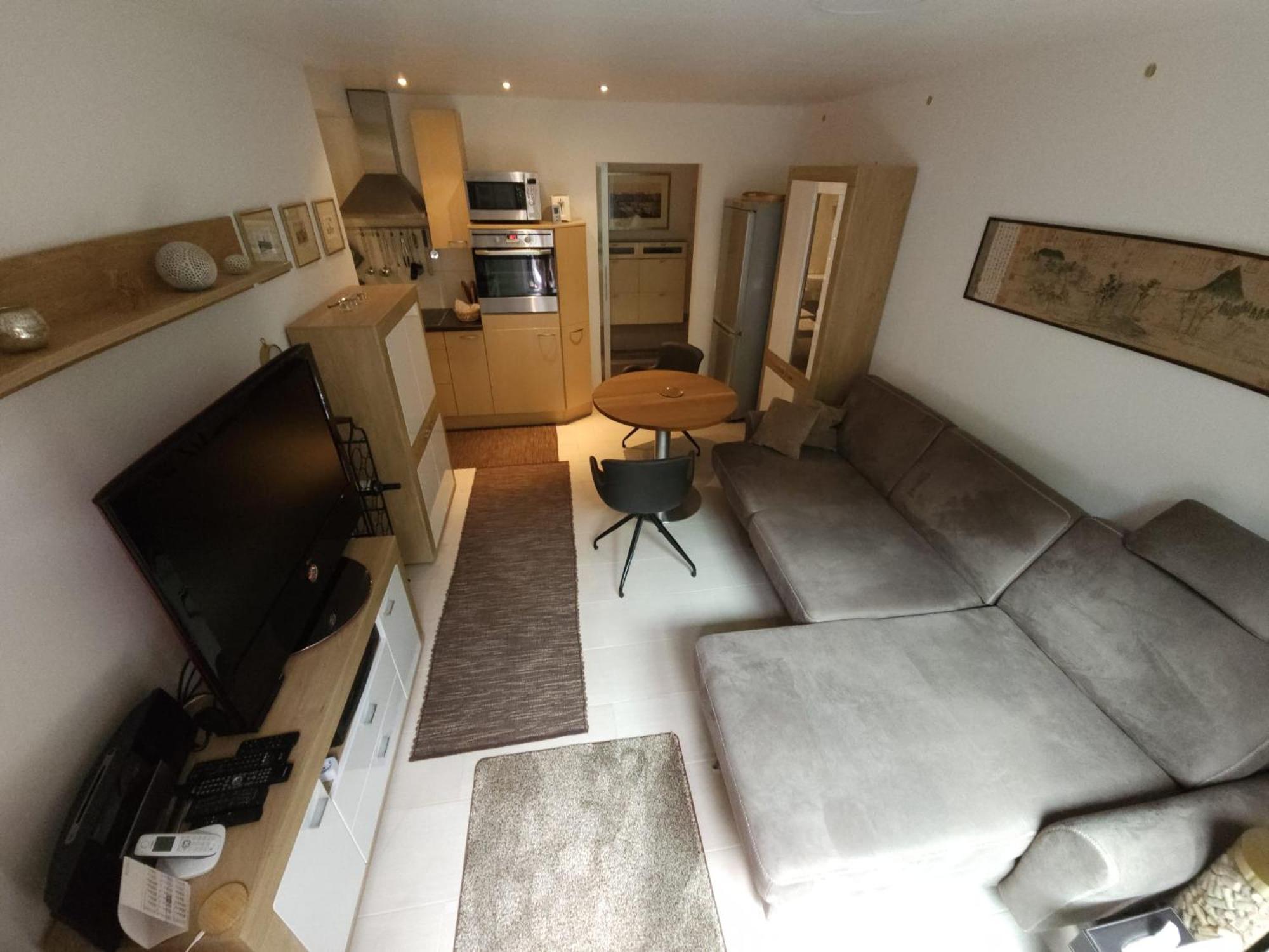 In Familienhaus Mit Garten, Terrasse, Carport Mit E-ladestation, Suedost *